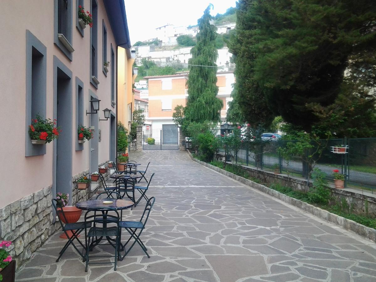 Casale Maginulfo Hotel Roccamandolfi Exterior photo
